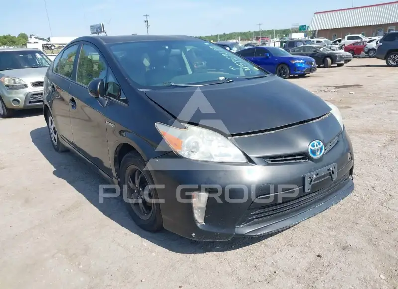 2015 Toyota PRIUS photo