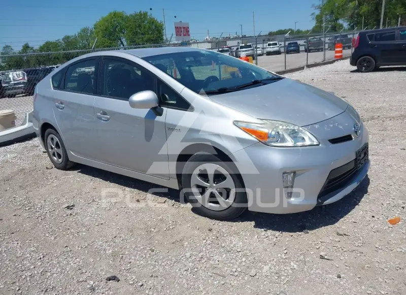 2015 Toyota PRIUS фото