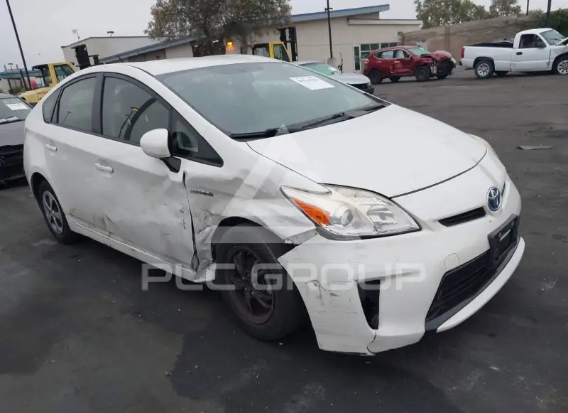 2015 Toyota PRIUS photo