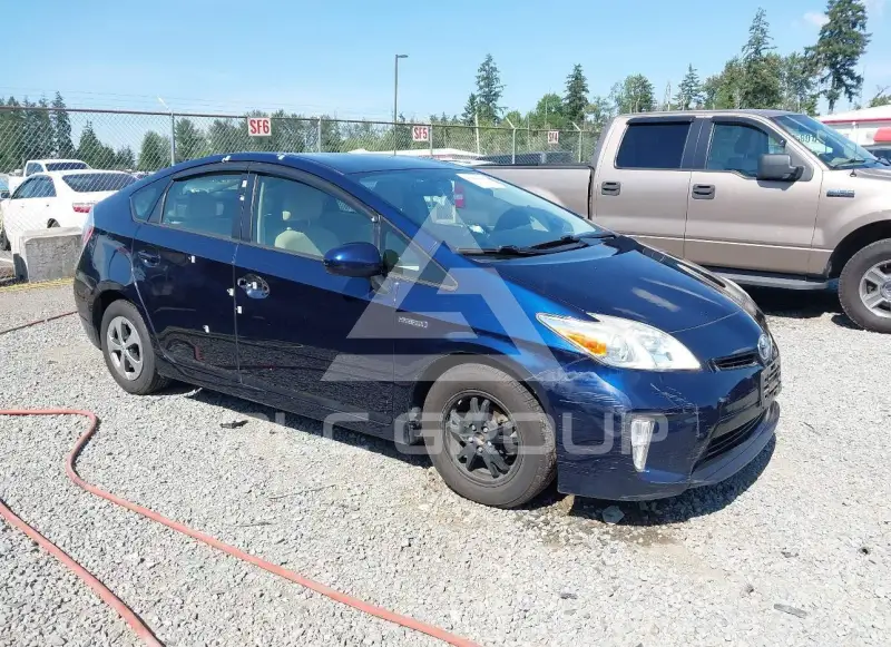 2015 Toyota PRIUS фото