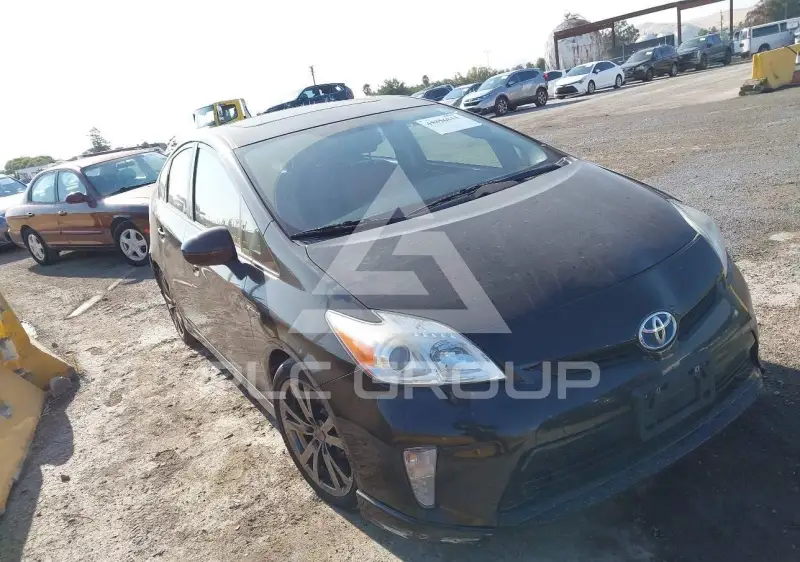 2015 Toyota PRIUS фото