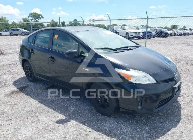 2015 Toyota PRIUS фото