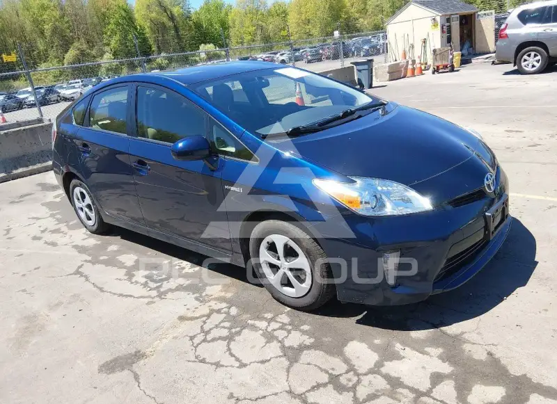 2015 Toyota PRIUS фото