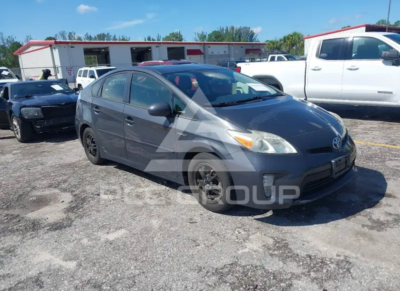 2015 Toyota PRIUS photo