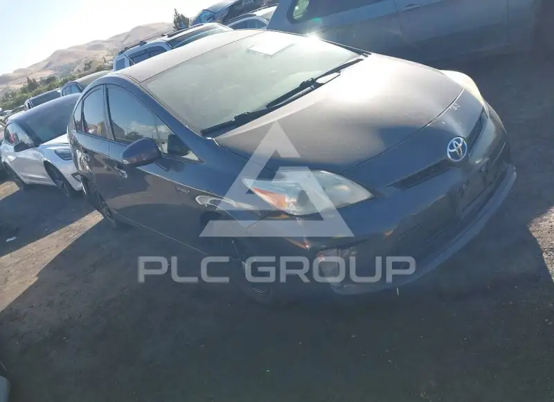 2015 Toyota PRIUS photo