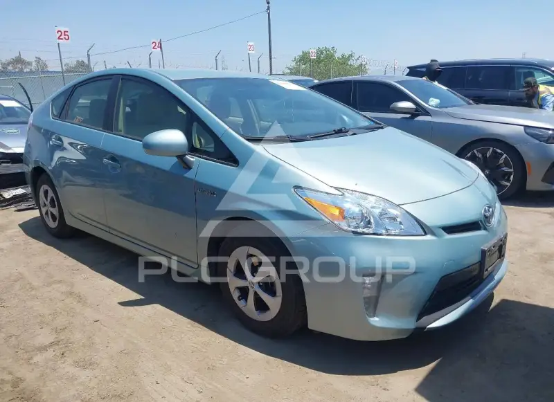 2015 Toyota PRIUS photo