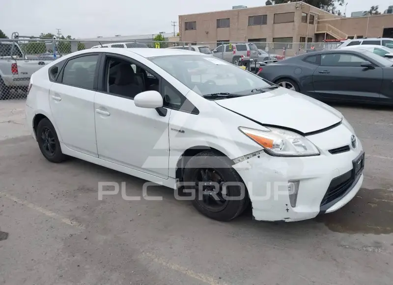2015 Toyota PRIUS photo