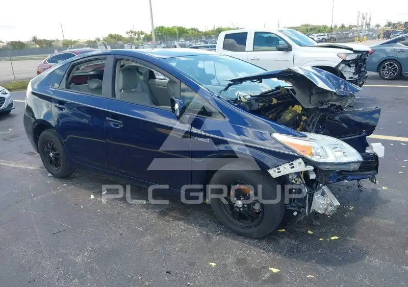 2015 Toyota PRIUS фото
