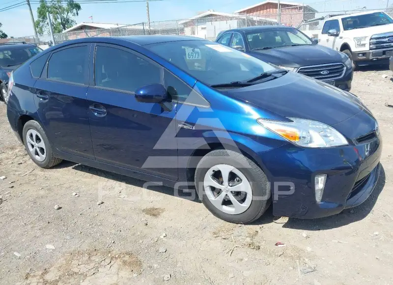 2015 Toyota PRIUS photo