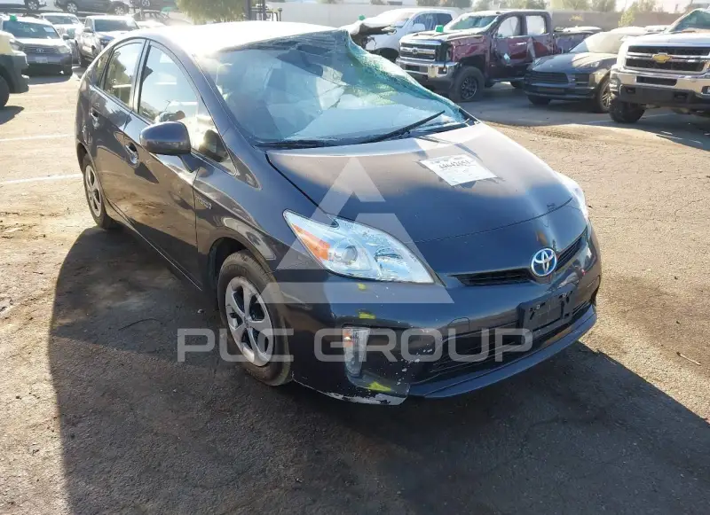 2015 Toyota PRIUS фото