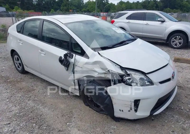 2015 Toyota PRIUS photo