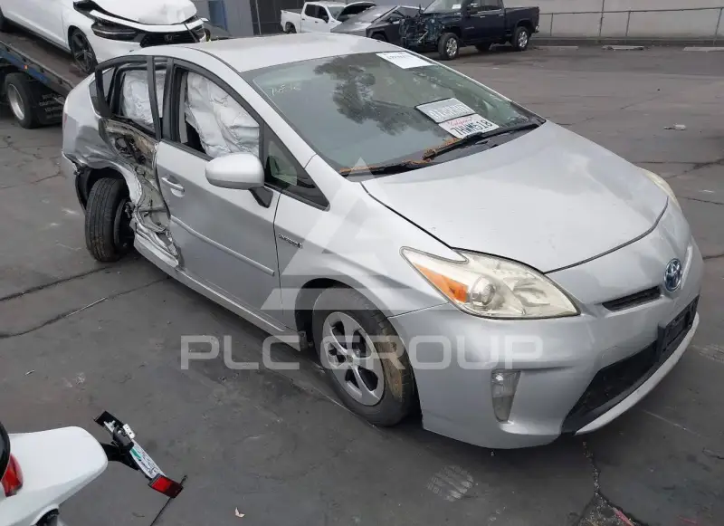 2015 Toyota PRIUS фото