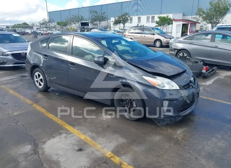 2015 Toyota PRIUS фото