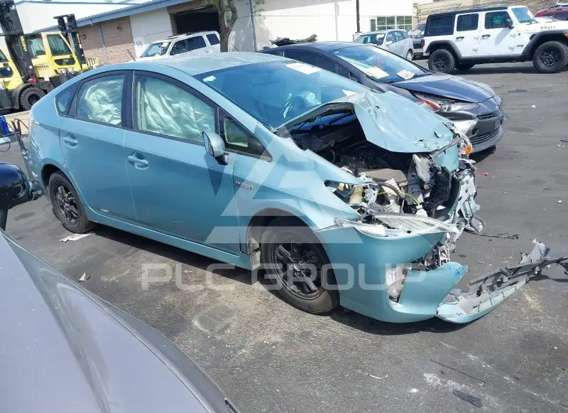 2015 Toyota PRIUS фото
