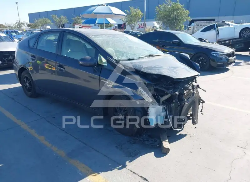 2015 Toyota PRIUS photo