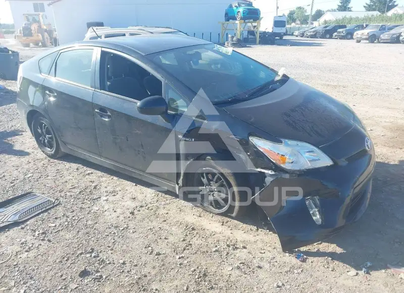 2015 Toyota PRIUS фото