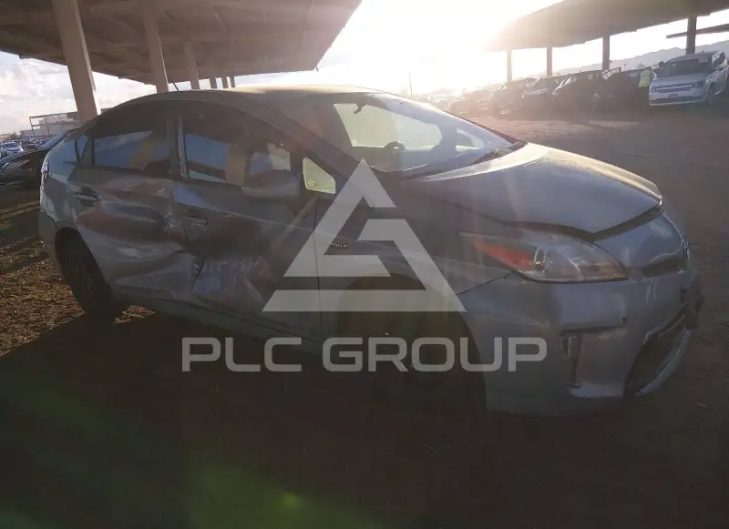 2015 Toyota PRIUS фото