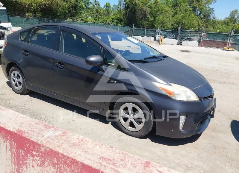2015 Toyota PRIUS photo