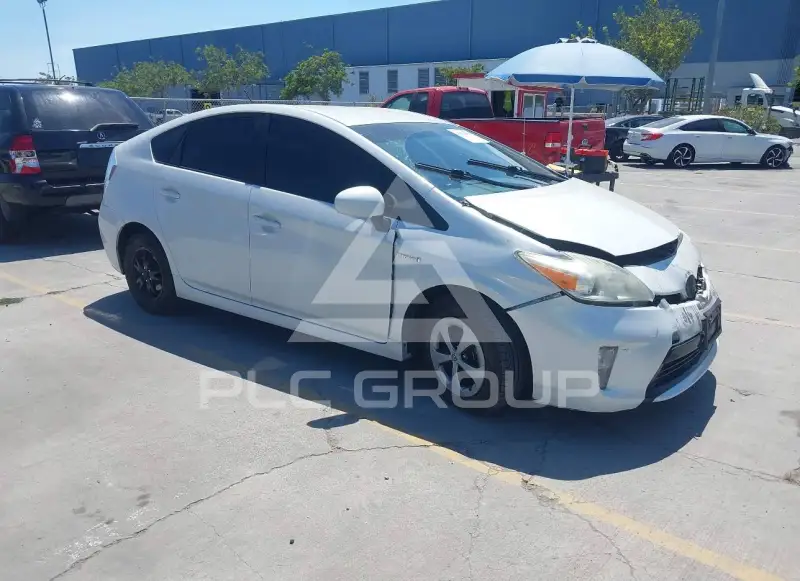 2015 Toyota PRIUS фото