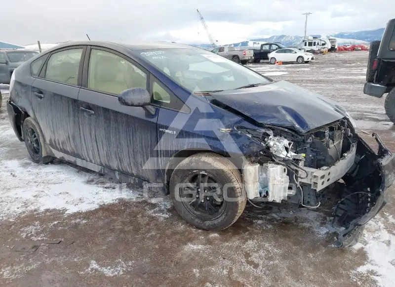 2015 Toyota PRIUS фото