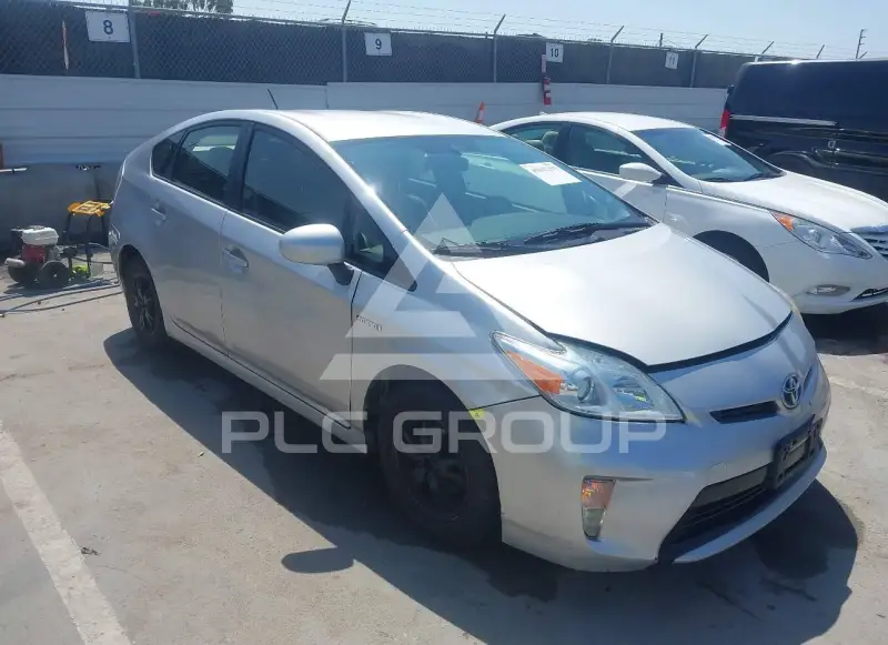 2015 Toyota PRIUS photo