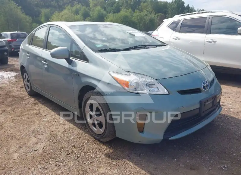 2015 Toyota PRIUS фото