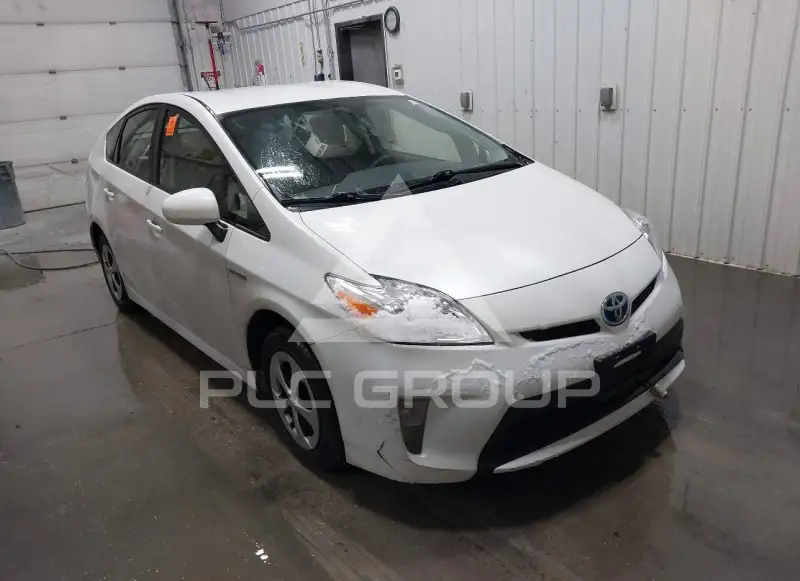 2015 Toyota PRIUS photo