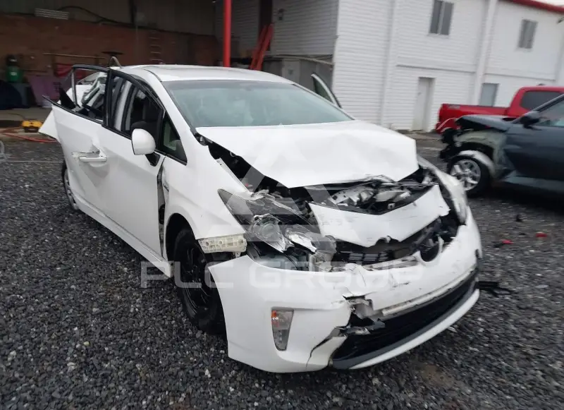 2015 Toyota PRIUS photo