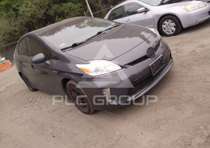 2015 Toyota PRIUS фото