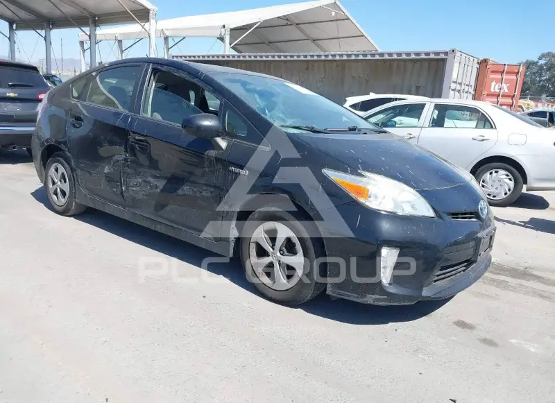 2015 Toyota PRIUS фото