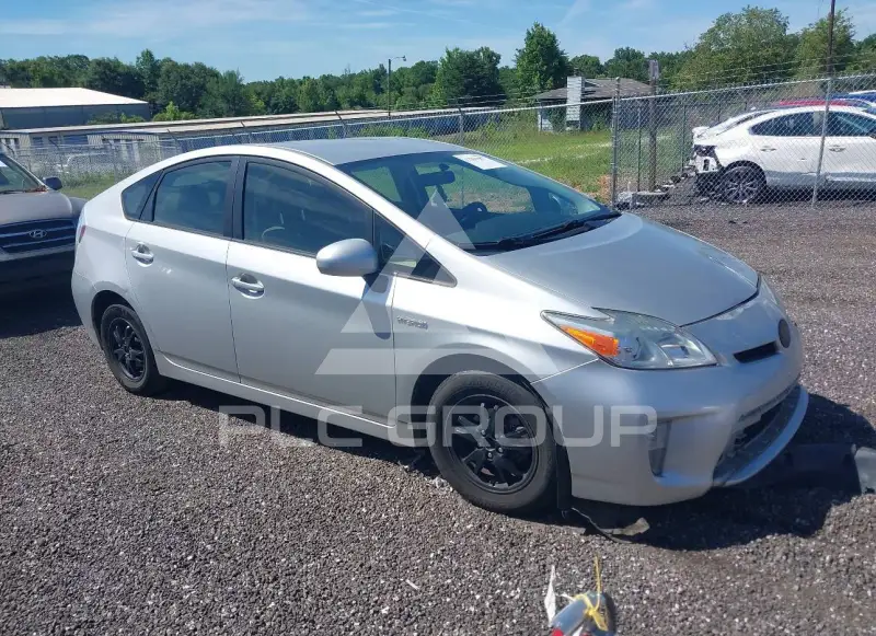 2015 Toyota PRIUS фото
