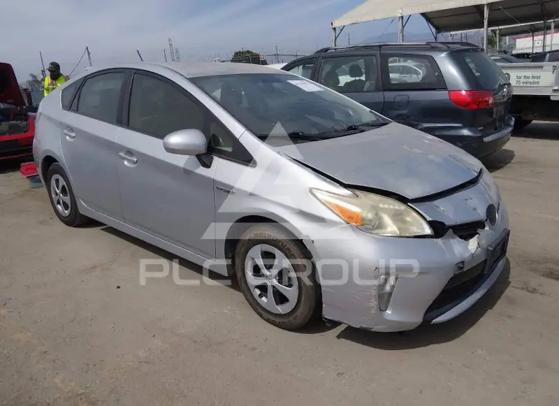 2015 Toyota PRIUS photo