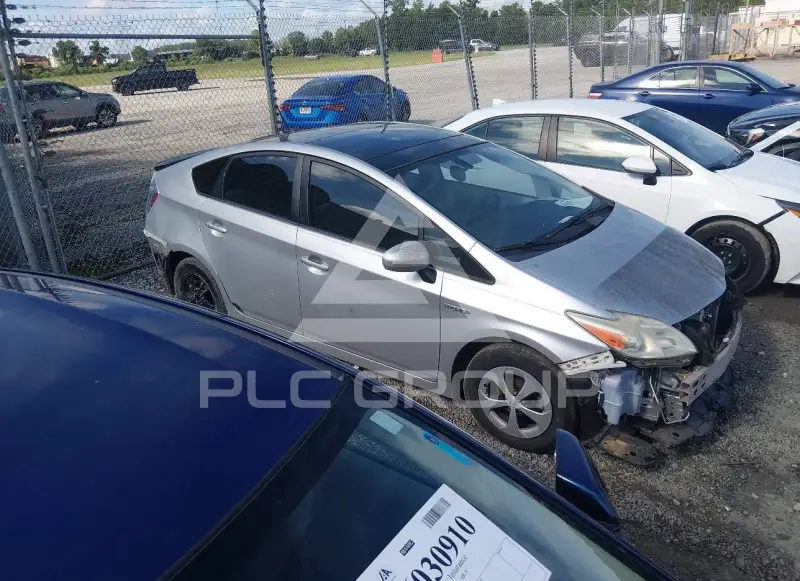 2015 Toyota PRIUS фото