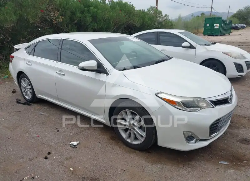 2015 Toyota AVALON photo