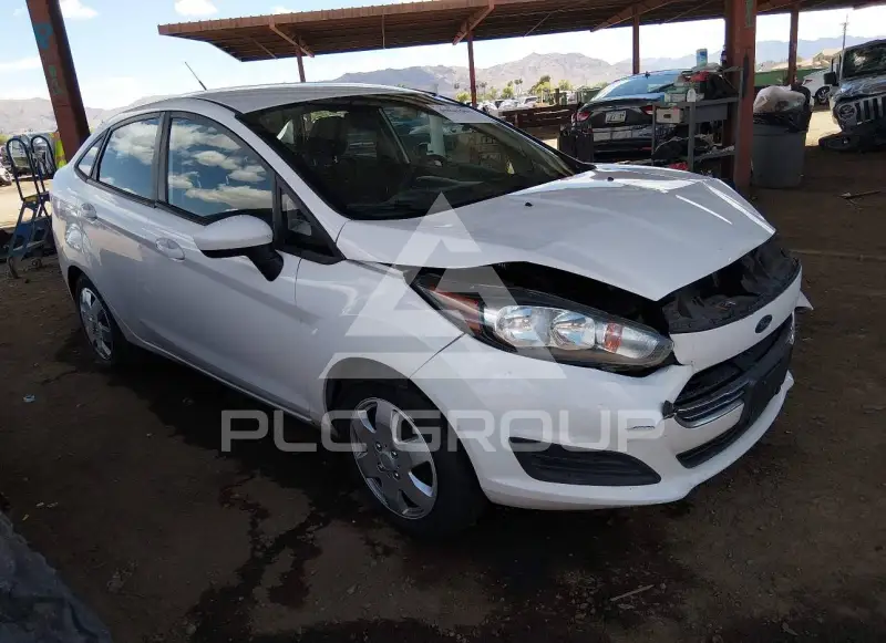 2015 Ford FIESTA фото