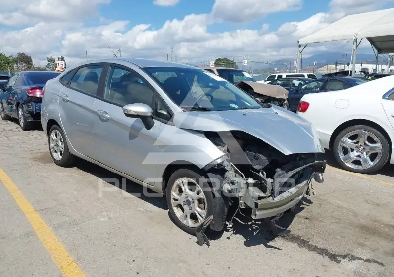 2015 Ford FIESTA фото