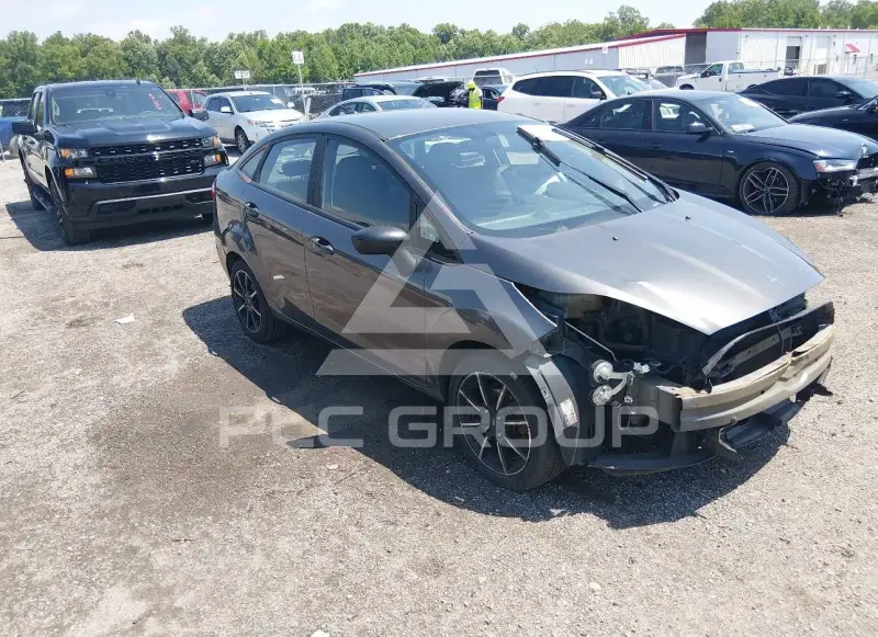 2015 Ford FIESTA photo