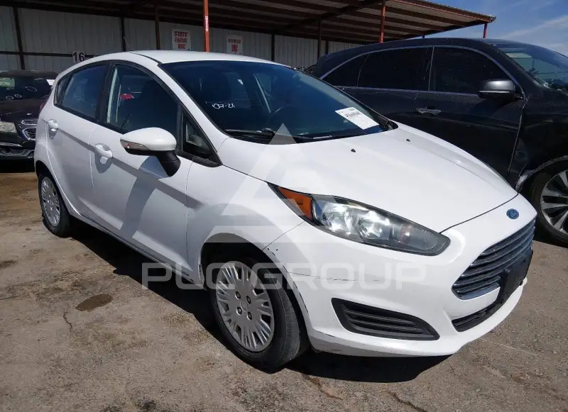2015 Ford FIESTA фото