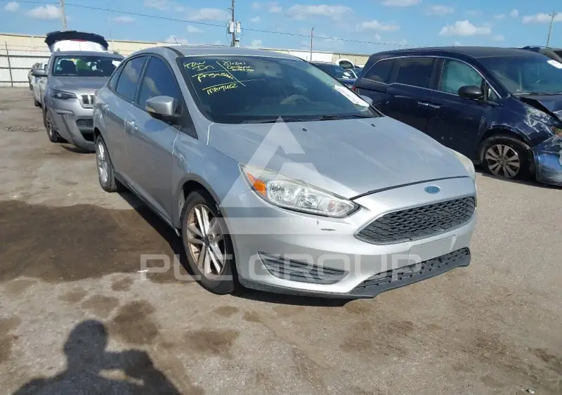 2015 Ford FOCUS photo