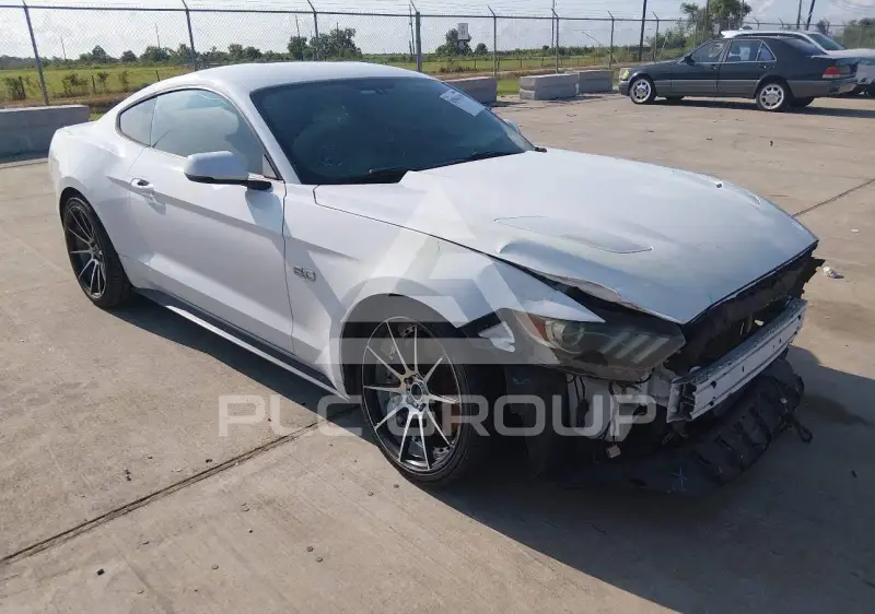 2015 Ford MUSTANG photo