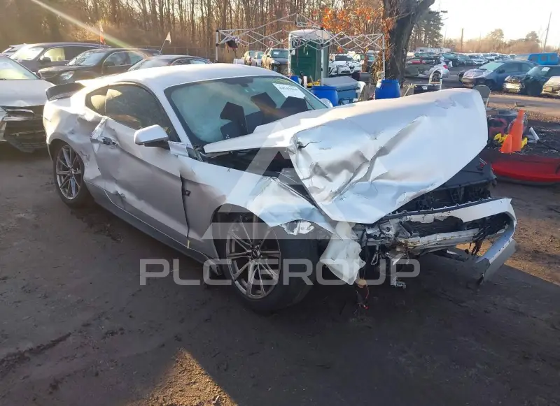 2015 Ford MUSTANG фото