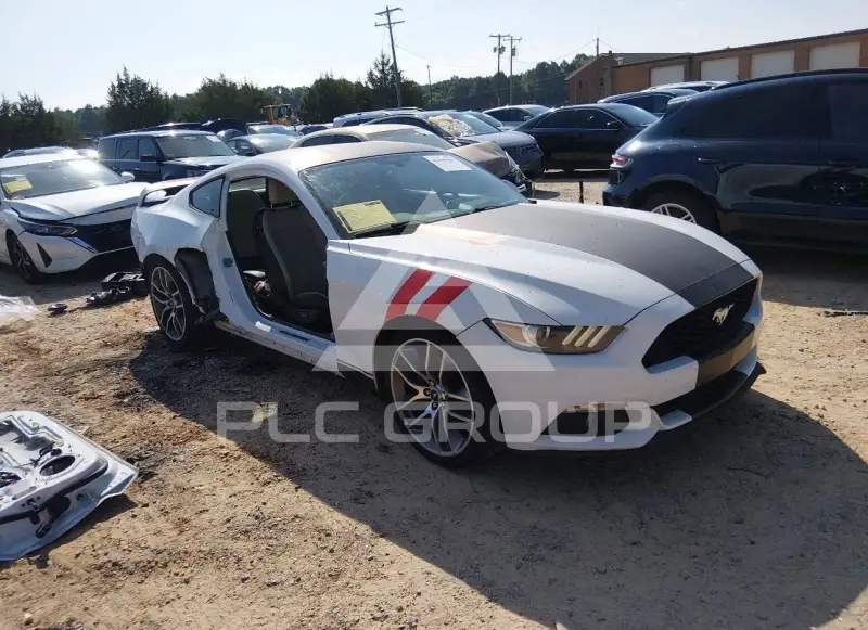 2015 Ford MUSTANG photo