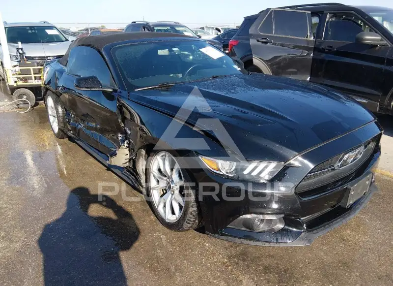2015 Ford MUSTANG photo
