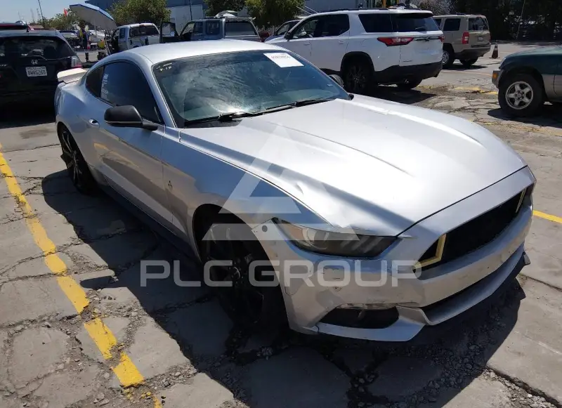2015 Ford MUSTANG photo