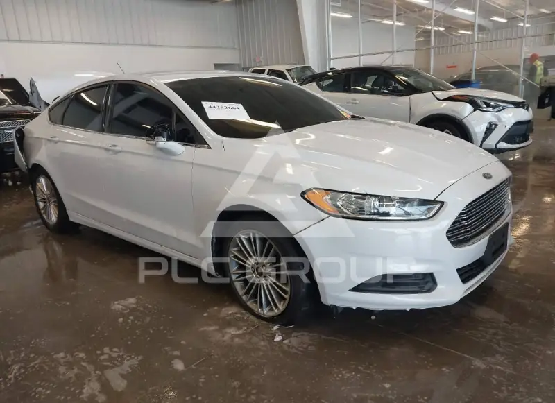 2015 Ford FUSION фото