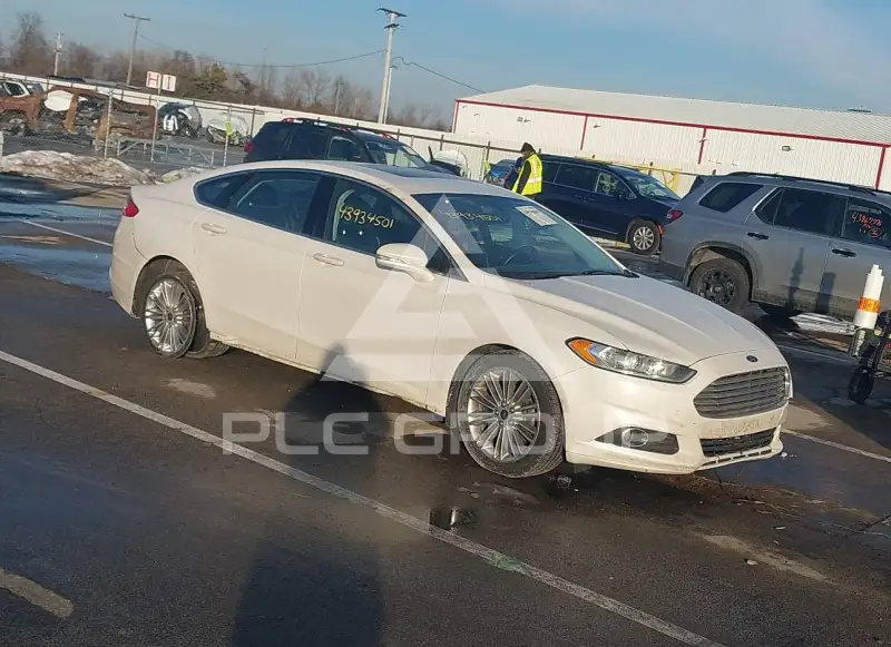 2015 Ford FUSION фото