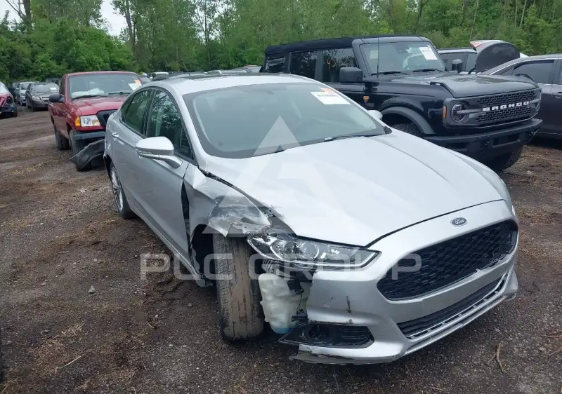 2015 Ford FUSION фото