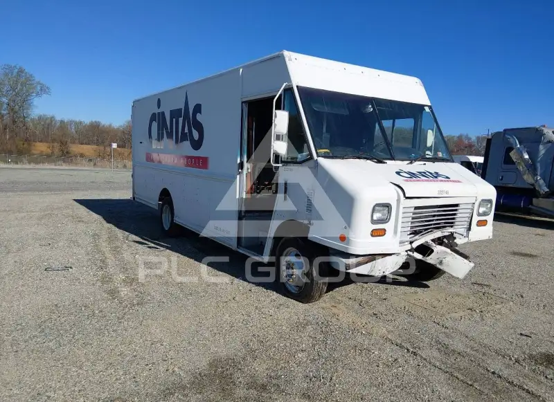 2015 Ford F-590 photo