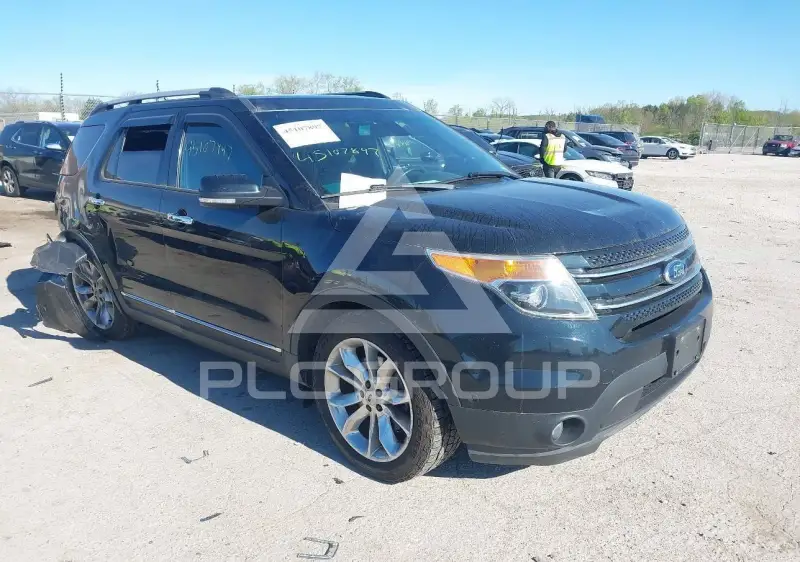 2015 Ford EXPLORER фото