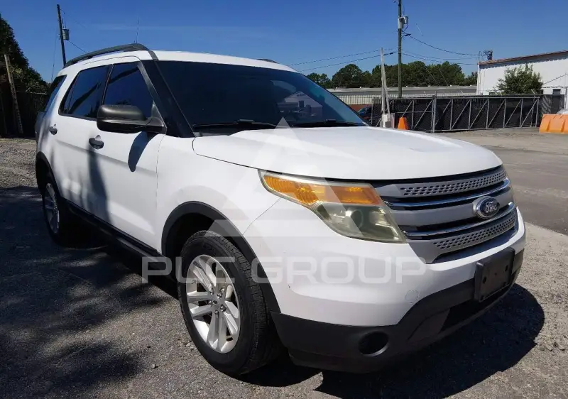 2015 Ford EXPLORER photo